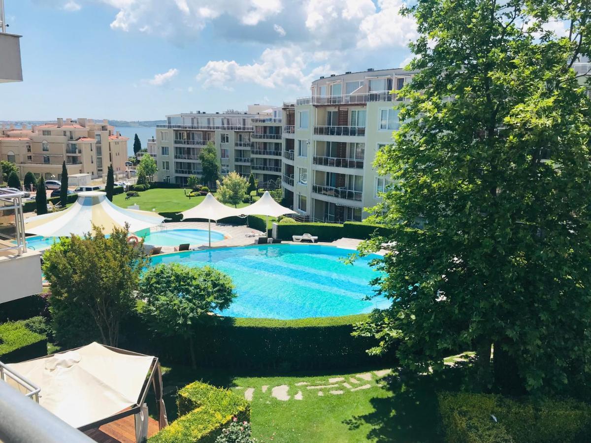 Apartments In Sunny Island Complex Chernomorets Bagian luar foto