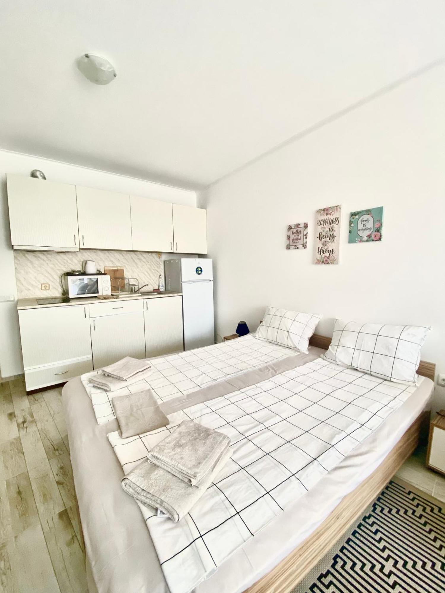 Apartments In Sunny Island Complex Chernomorets Bagian luar foto